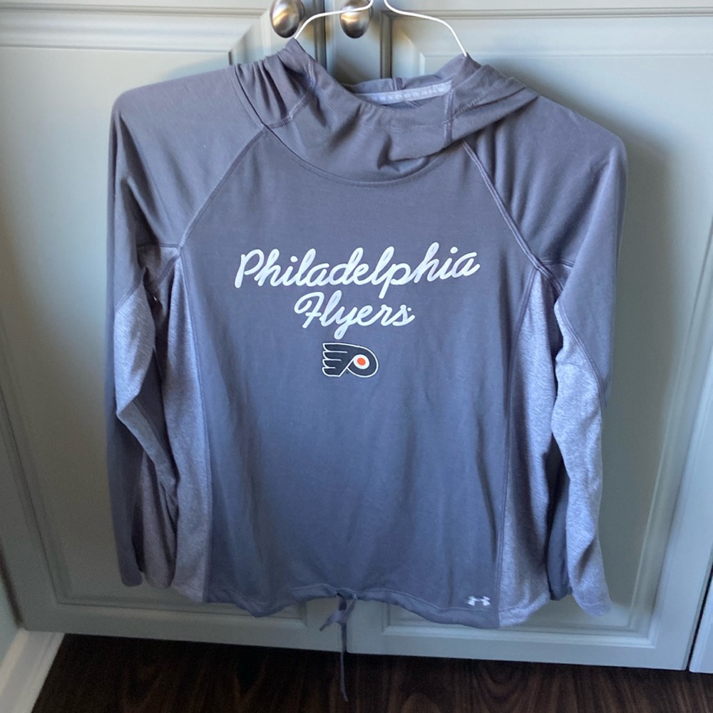 Women’s Under Armour Philadelphia Flyers hooded top Size M